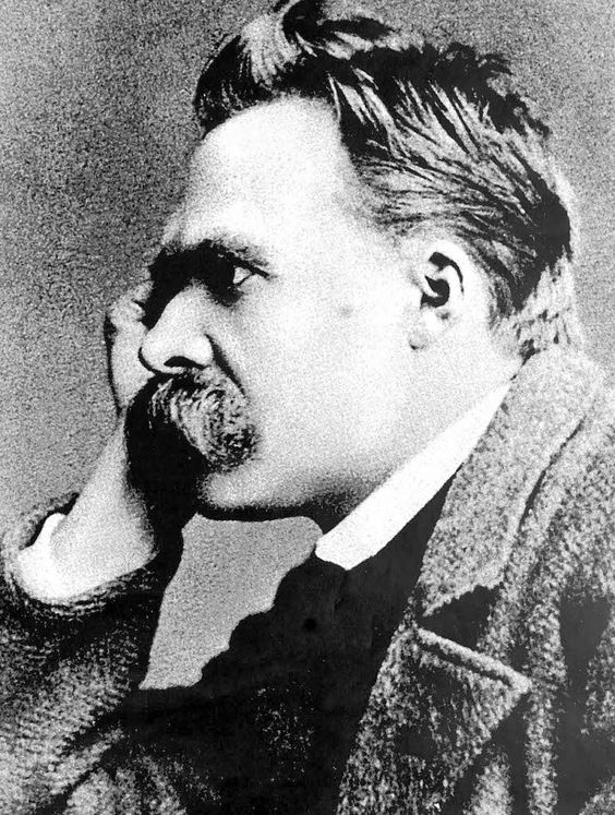 Nietzsche pensando.