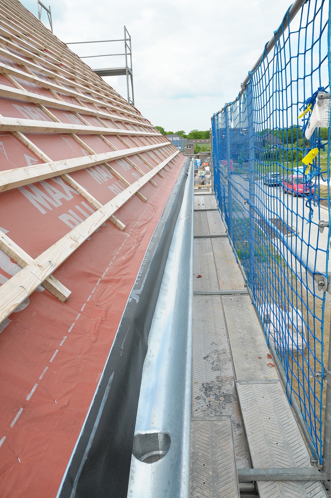Unser Haus entsteht: Dachüberstand und Stahlträger