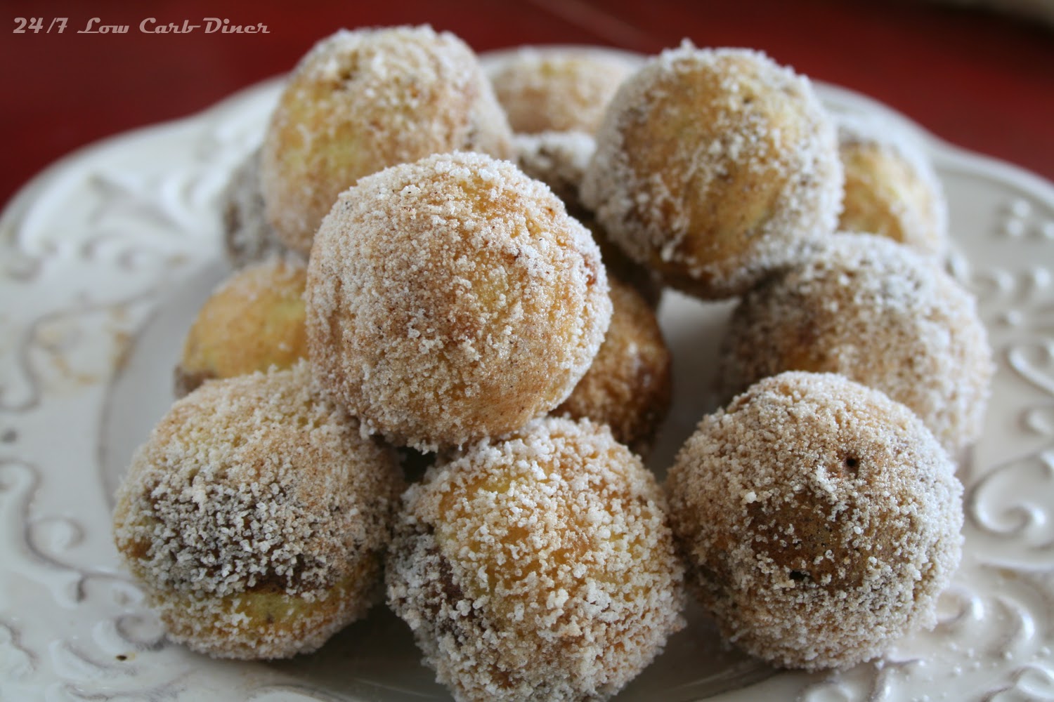 24/7 Low Carb Diner Cinnamon Puff Balls