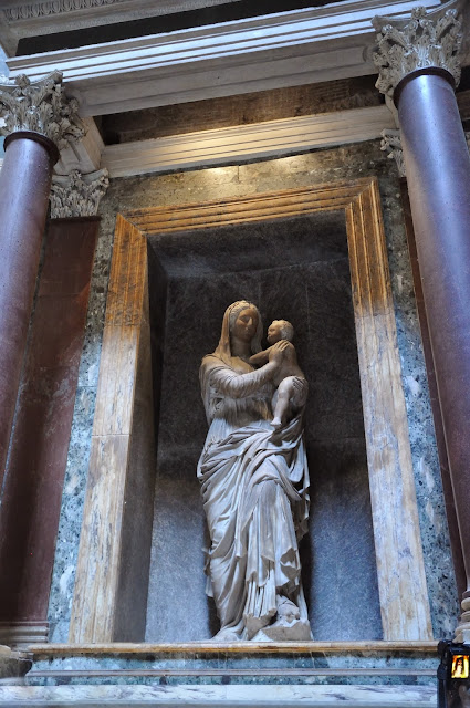 Statue of a Madonna