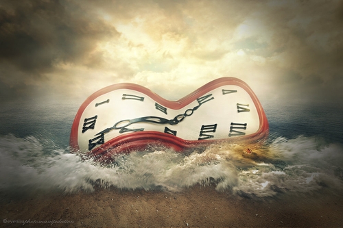 20-The-Clock-Even-Liu-Surreal-Photo-Manipulations-and-the-Lantern-www-designstack-co