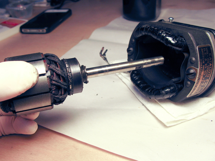 The Vintage Singer Sewing Machine Blog How to Rewire a Potted Motor, Part 11 Armature & Worm