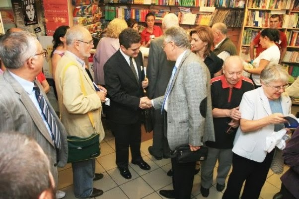 București, 7 octombrie 2009 - Un salut cordial cu ministrul Culturii Theodor Paleologu