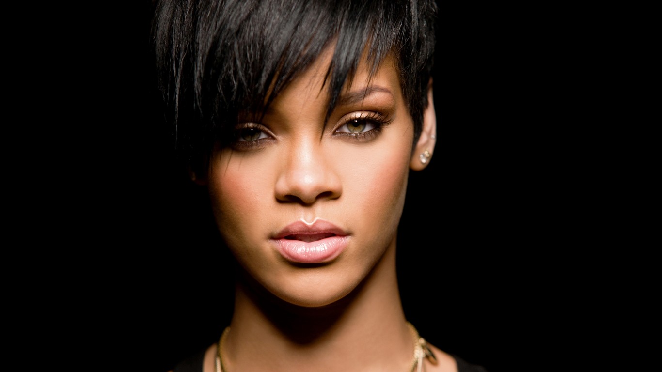 http://2.bp.blogspot.com/-wOXCV4yrClM/TqIbkikV86I/AAAAAAAAHDA/7JshSrw-72o/s1600/Rihanna%2BWallpaper%2B1366x768.jpg
