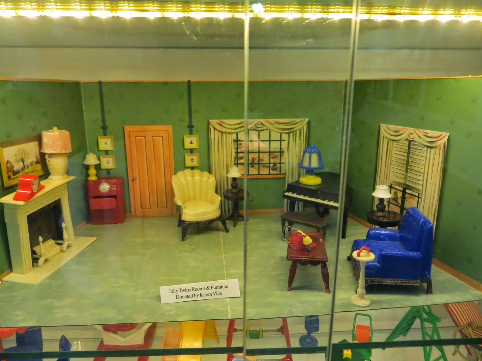 THE PERIPATETIC MINIATURIST Miniature Museum of St Louis