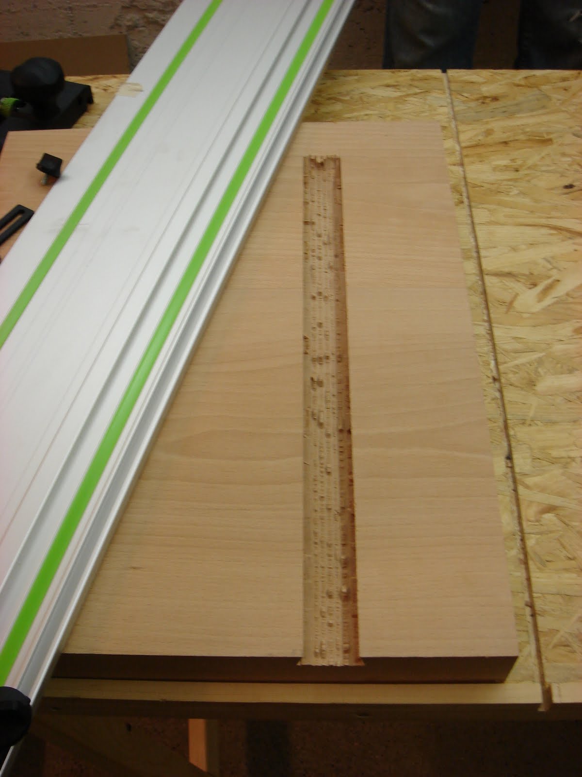 Martins Werkstatt: Waschtisch für Auflagewaschbecken