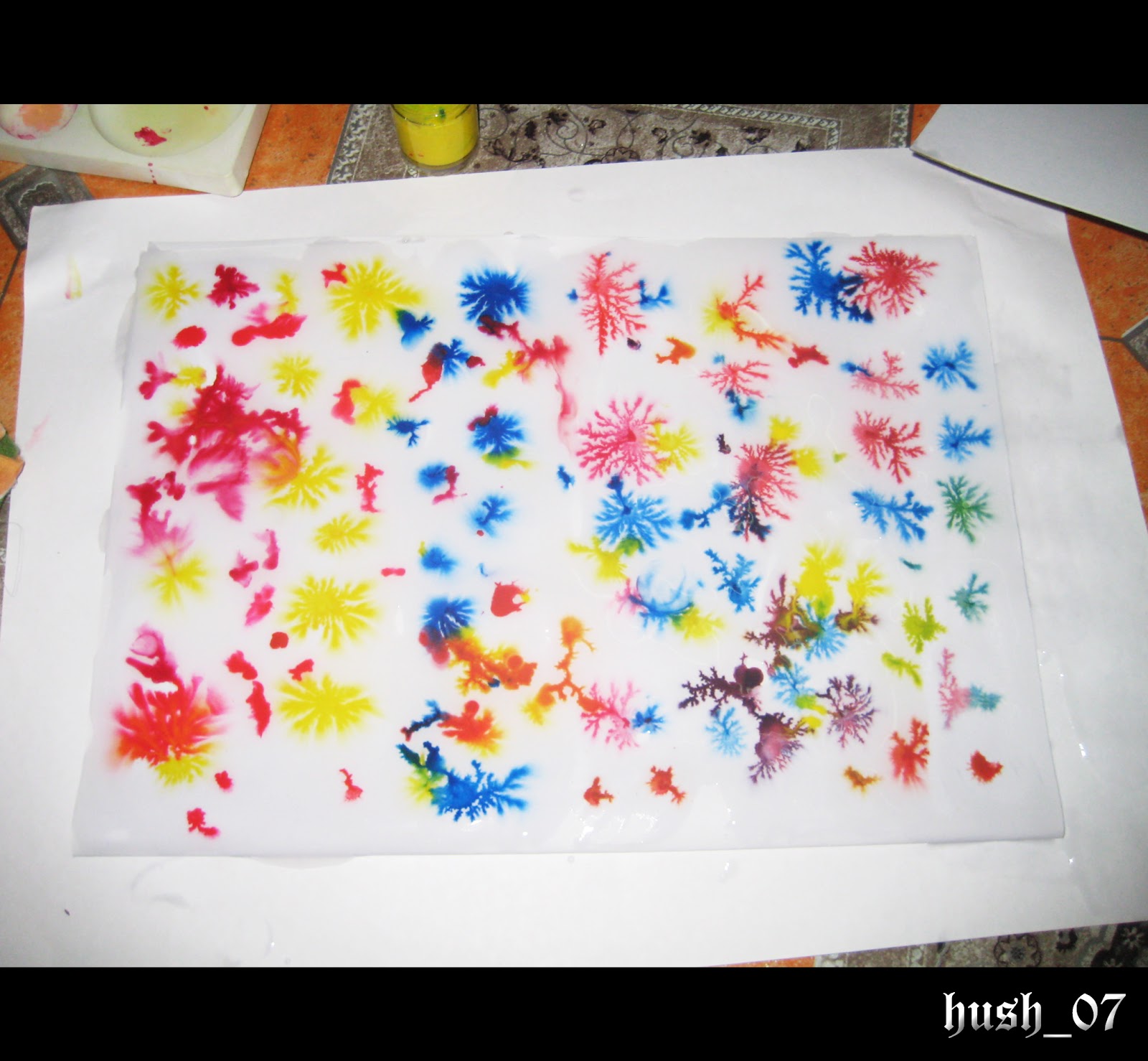 Hush Corak Titisan Warna Atas Kanji