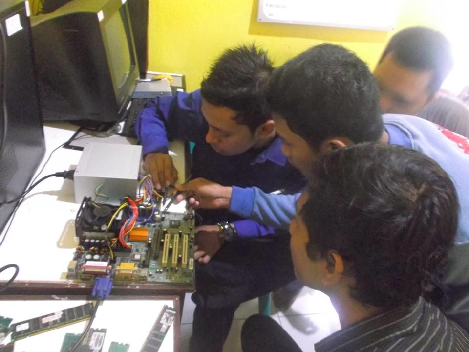 Ciri2 Orang Teknisi Komputer