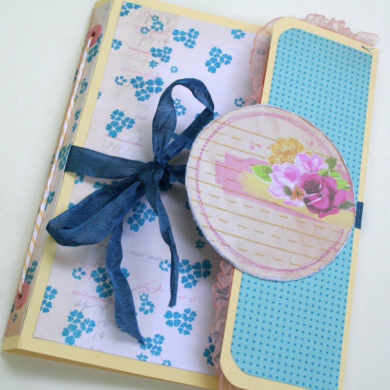 Bursts of Creativity File Folder Mini Album Tutorial