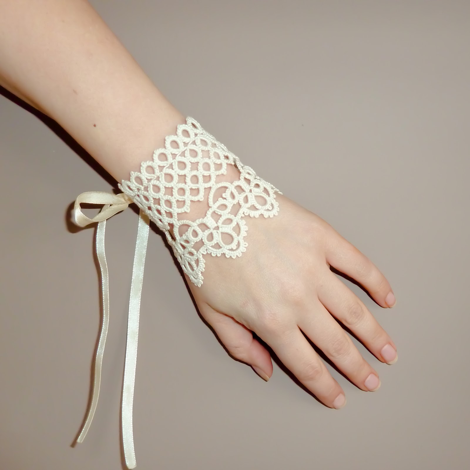 Decoromana Bridal Ivory lace cuff bracelet