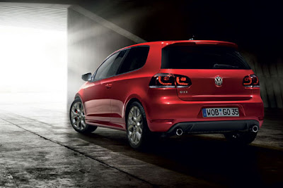 2011-Volkswagen-Golf-GTI-Edition-35-Back-Rear-Picture