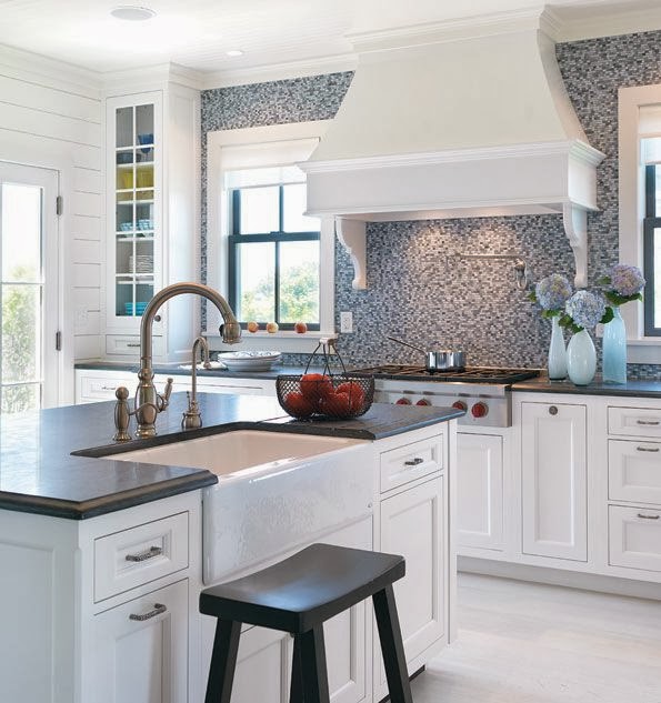 Home Decor Ideas Mosaic tiles create a majestic back wall in the