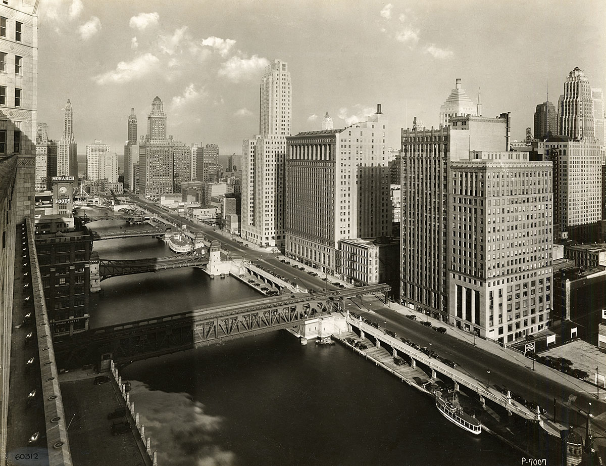 12 Vintage Photographs of South Water Street "The Busiest Street in