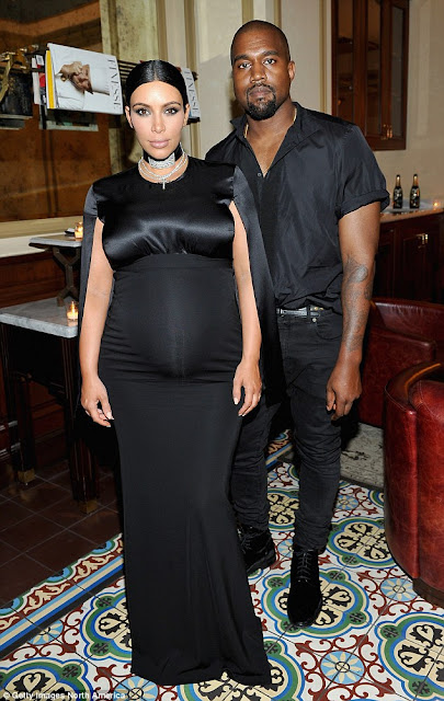 Kim Kardashian asks Kanye West for a $1 million 'push present' for her current pregnancy Kim Kardashian asks Kanye West for a $1 million 'push present' for her current pregnancy
