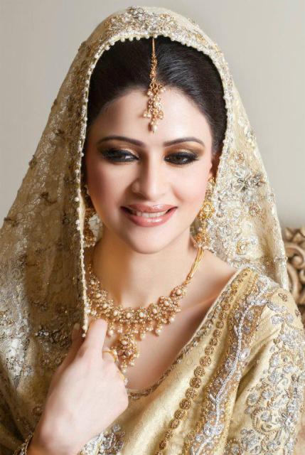 Category : Bridal Dresses , Bridal Jewellry , Dresses , Jewelry