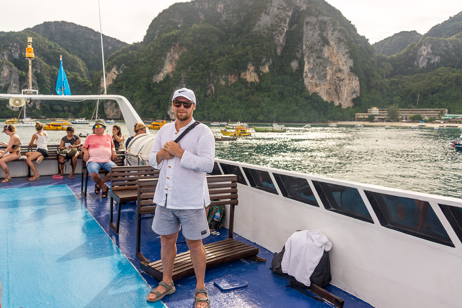 Railay. Journey to the lagoon