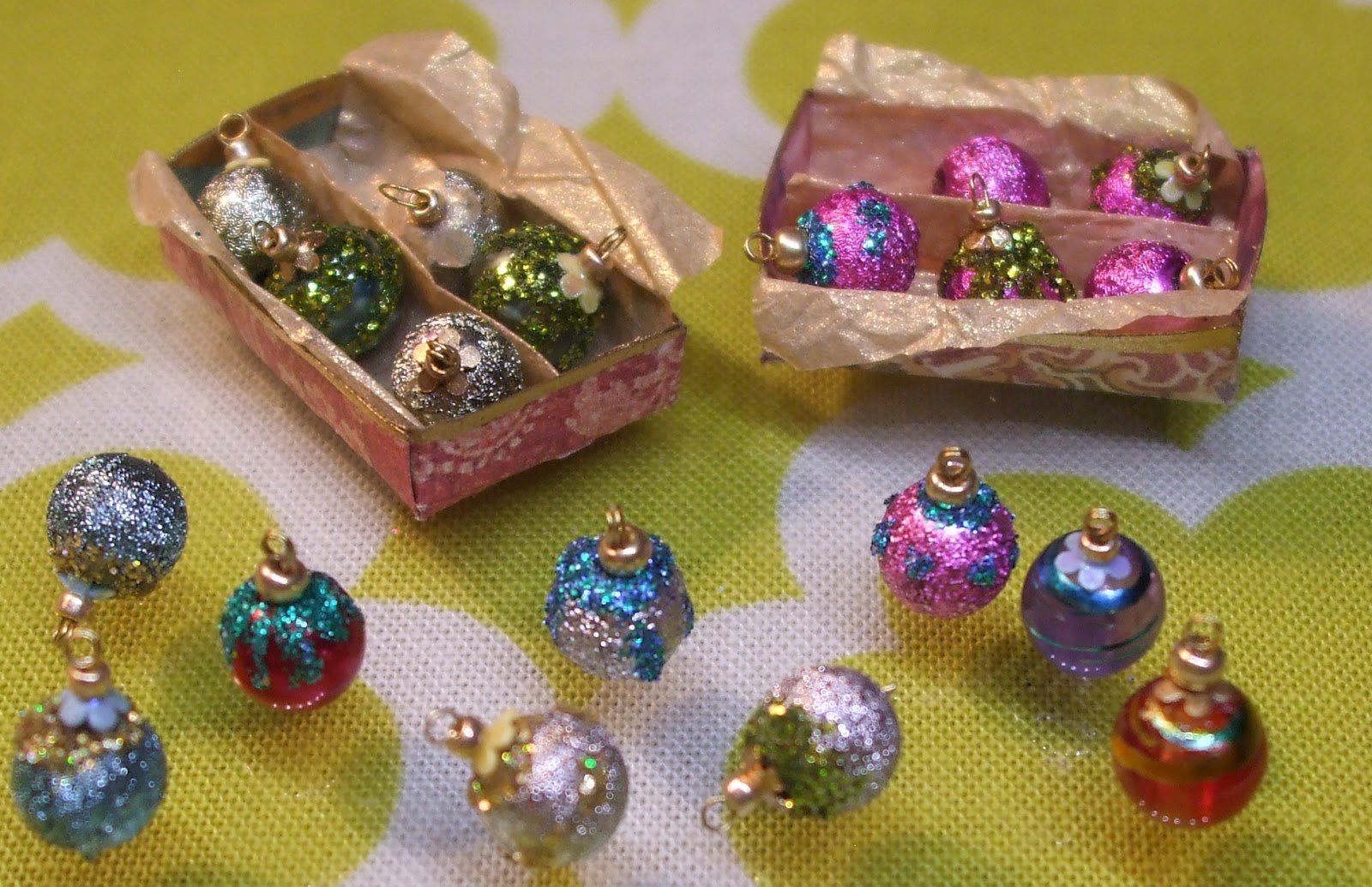 Kendra's Minis TUTORIAL Shiny Brite Vintage Style Christmas Ornaments