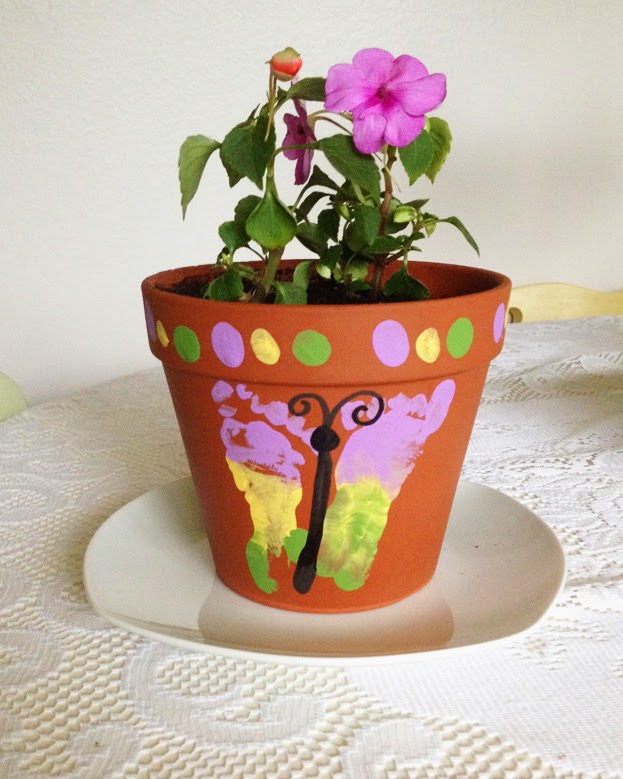 caitlinritchieblog DIY FLOWER POT FOOT PRINT ART