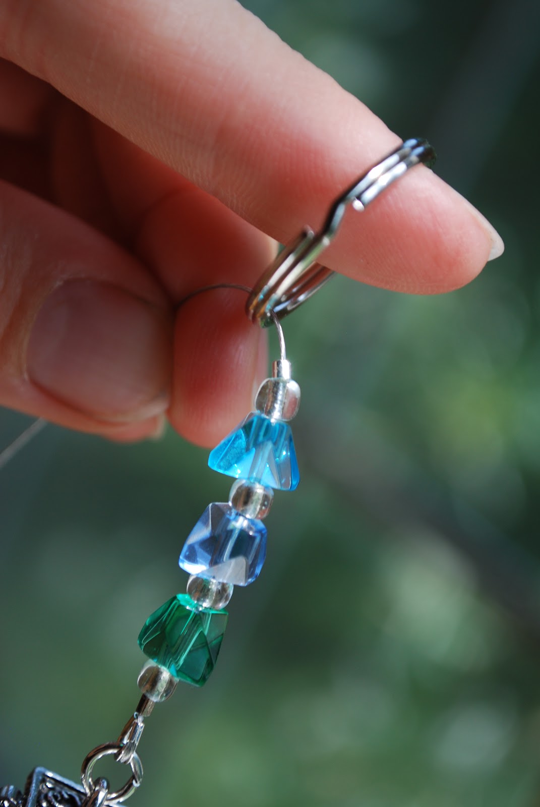 Little Flowers Crafts beaded keychain tutorial