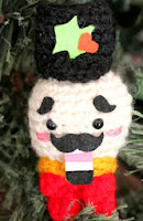 http://amigurumifood.blogspot.com.es/2013/11/christmas-amigurumi-free-pattern.html