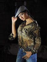 Actress Ishitha Vyas sizzling photos-cover-photo