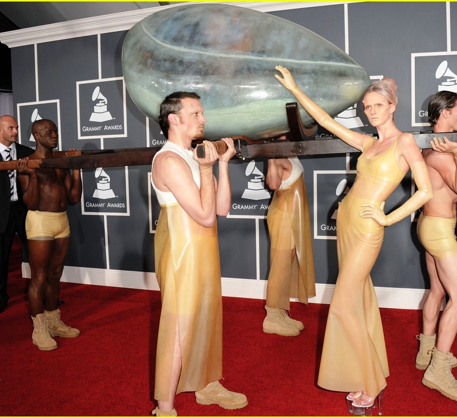 An egg worst dressed grammys