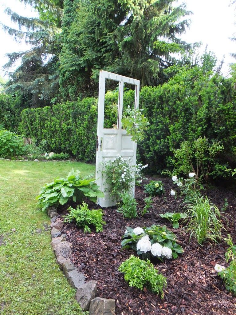 princessgreeneye DANKE an Euch und eine alte Tür im Garten............