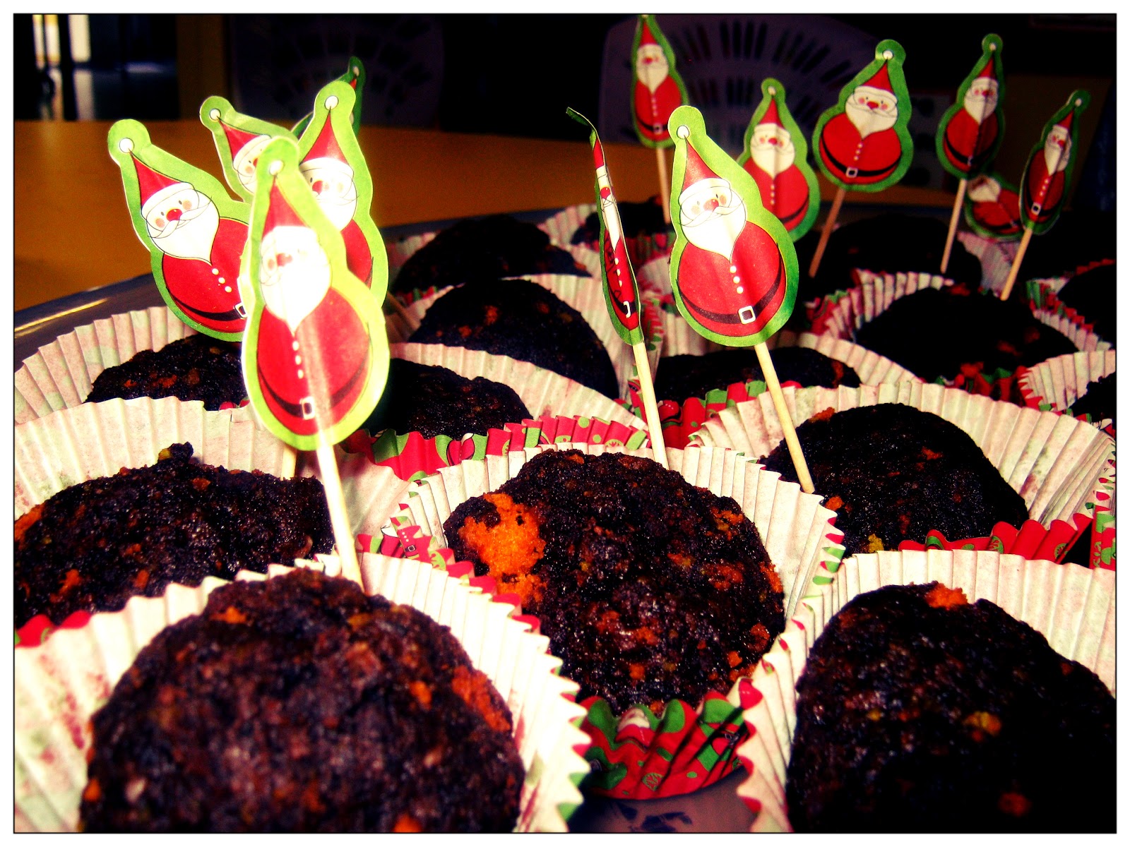 Brooke bakes : christmas cake balls (rudolph and candy cane) Start at 5: Yummy Chistmas "Cake" Balls