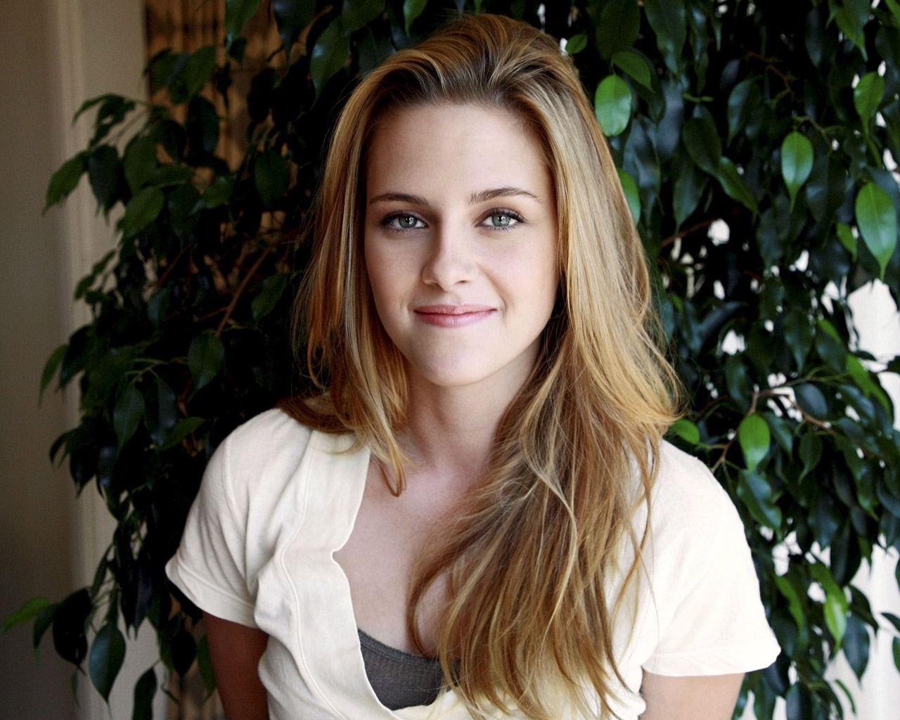 Kristen Stewart Without Makeup Latest Images 2013 | Hollywood Stars Hd