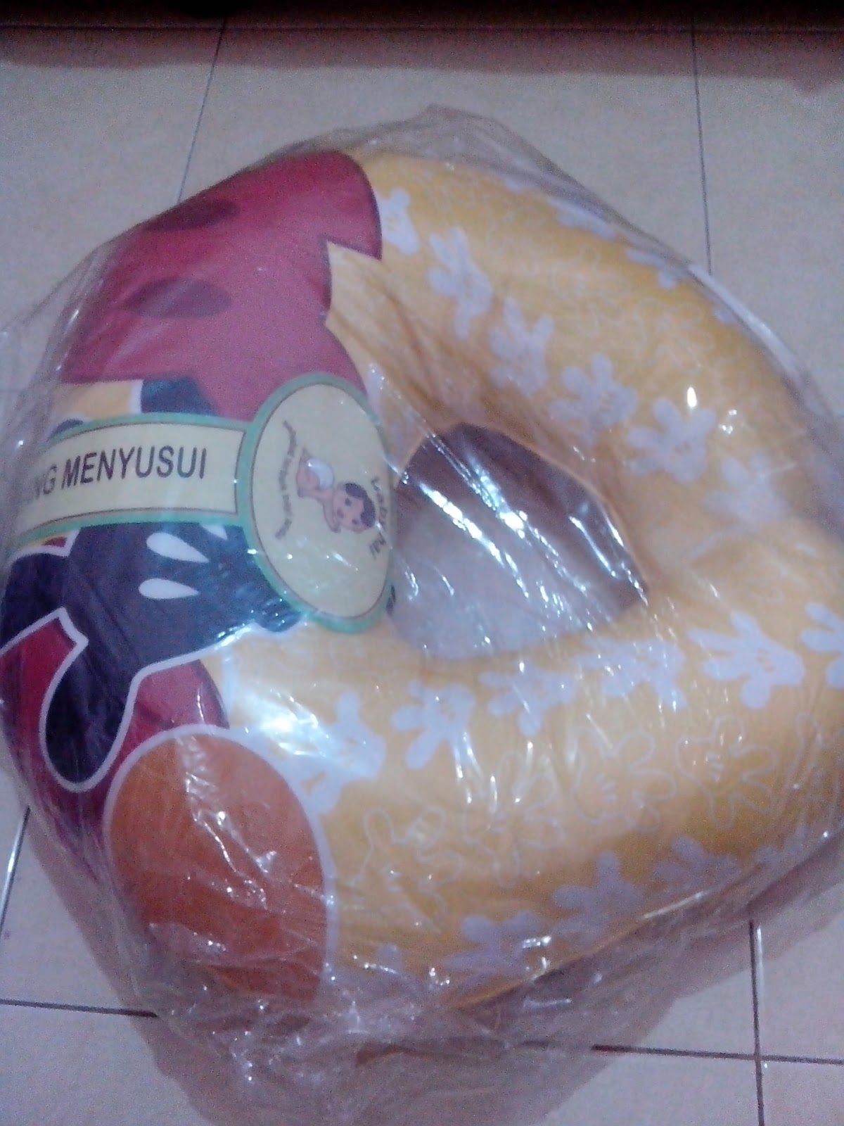 Bantal By Toko Aries Bigi mr and mrs aries Bantal By Toko Aries Bigi mr and mrs aries