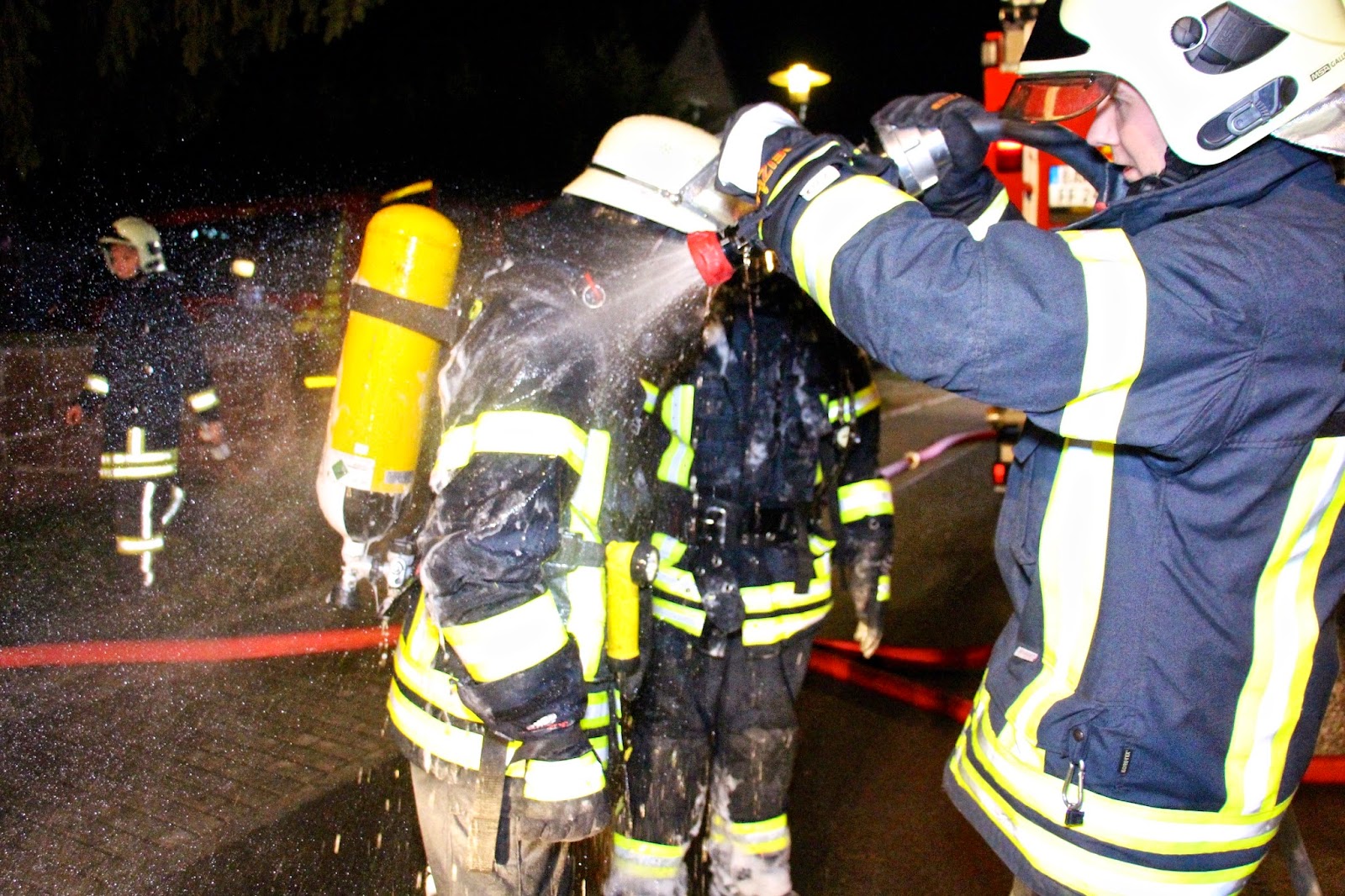Nachtrag zum gestrigen Brand in Ahrensfelde - 6 Bernau LIVE - Dein Stadtmagazin für Bernau bei Berlin