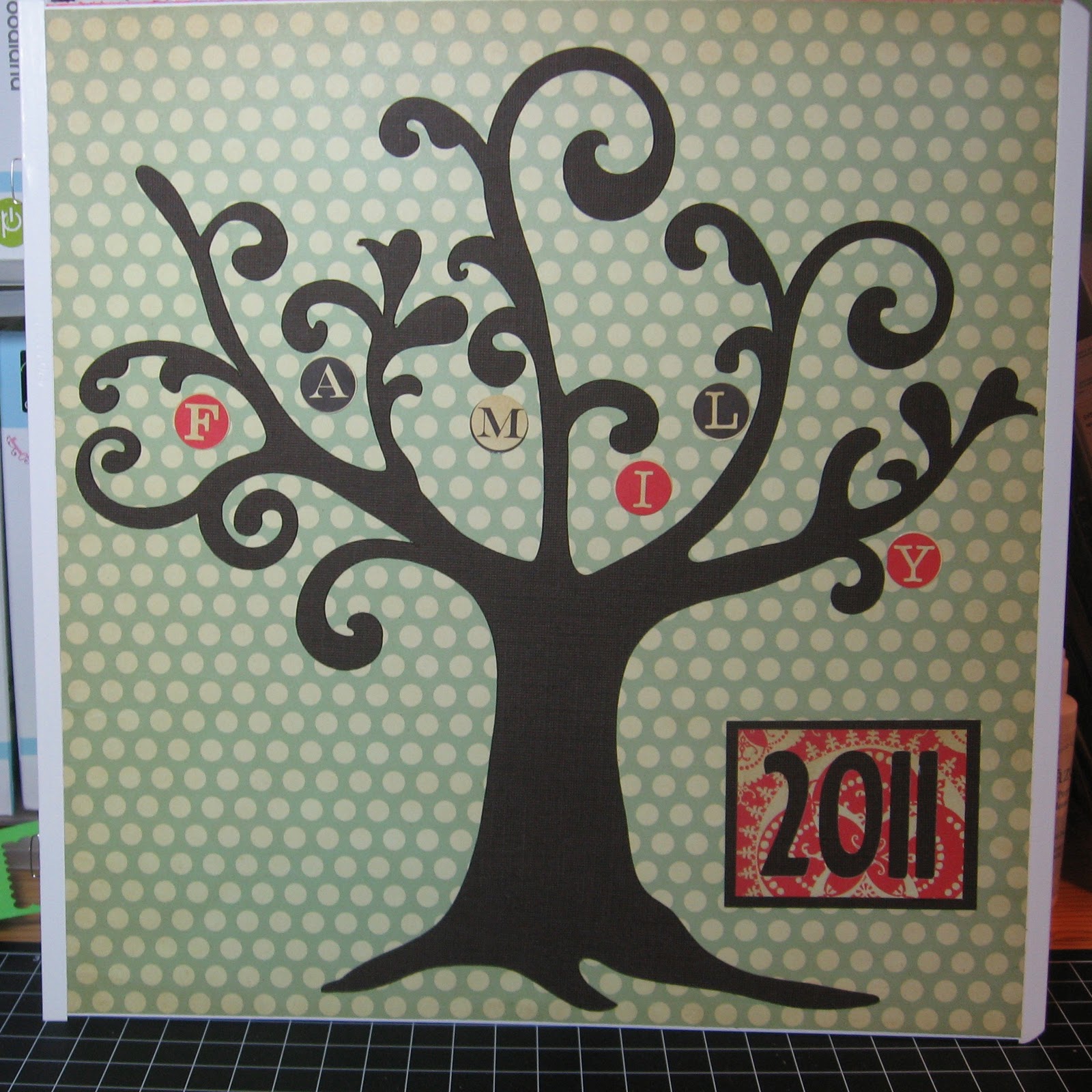 paper renee scrapbook title page for 2011 cricut cartridge christmas cheer