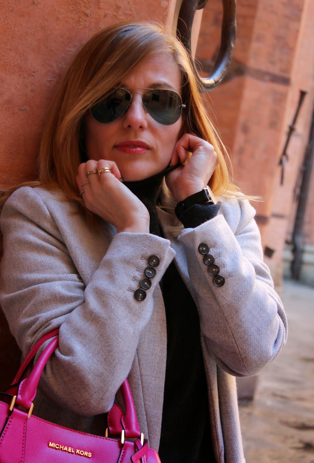 Eniwhere Fashion - Bologna - Maxi grey coat - MK Bag- Daniel Wellington Watches