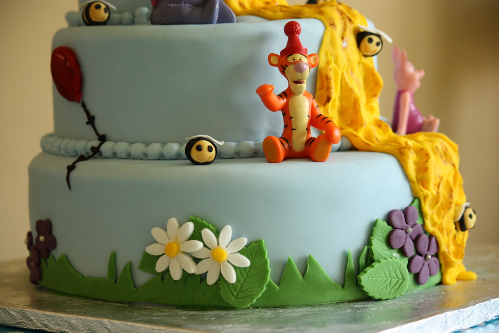 Mellow Mummy: The one with the epic Winnie the Pooh Birthday Cake