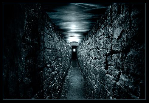 Rüya Tabir ve Yorumları: Rüyada Zindana Girmek Yada Görmek