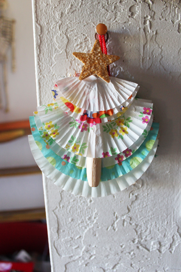 scrumdillydo! diy cupcake liner xmas tree ornament