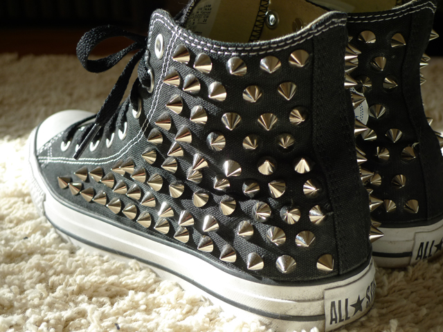 converse with spikes