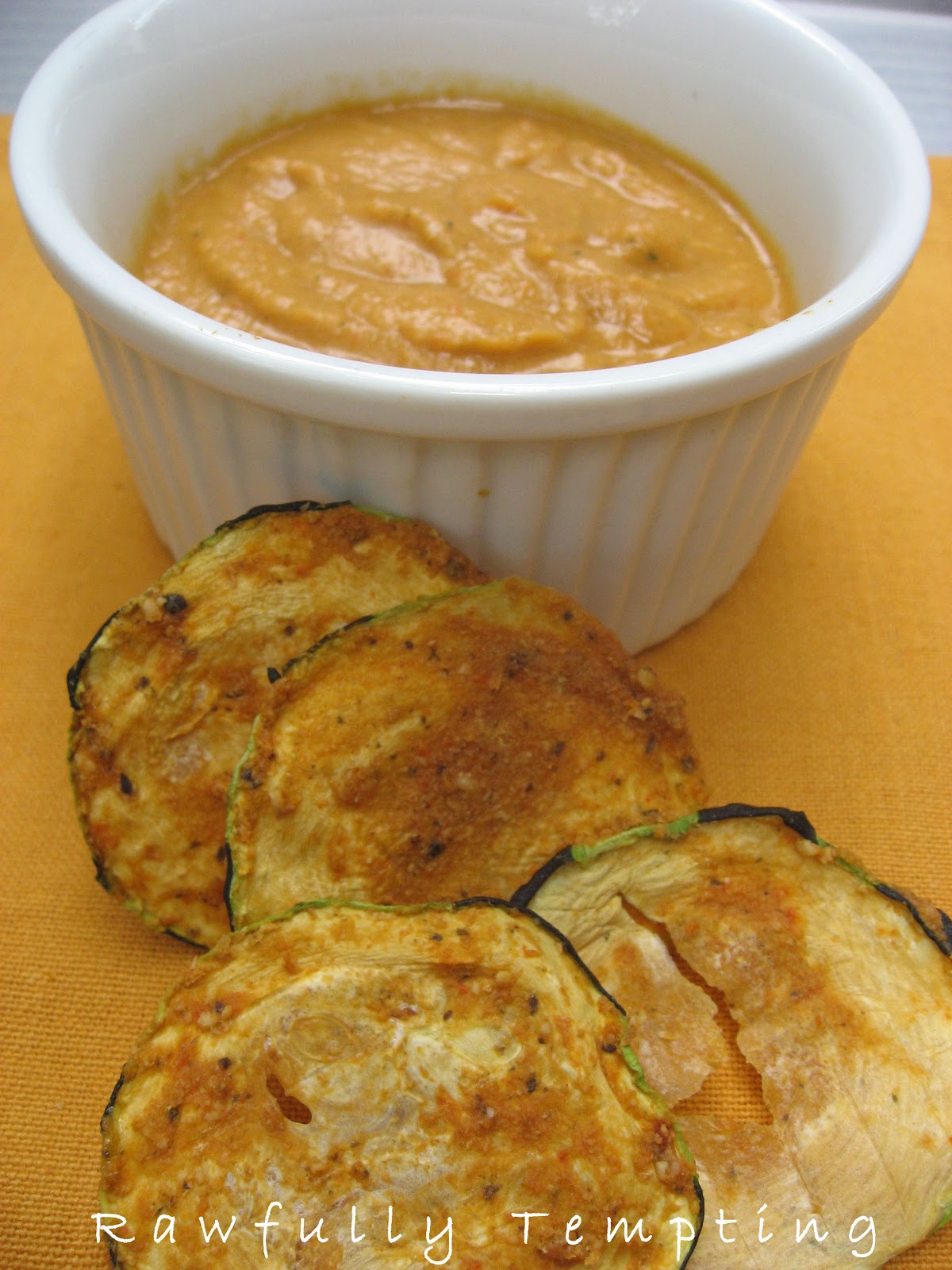 Creamy Red Pepper and Garlic Salad Dressing