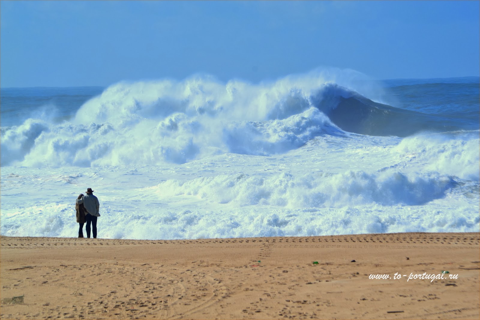 большие волны в Португалии