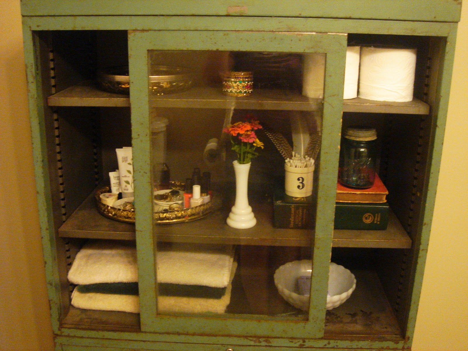 Our Neck of the Woods Vintage Bathroom