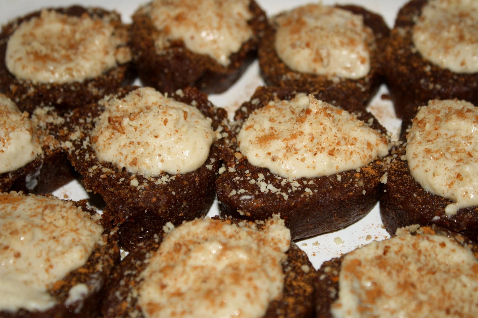 Awakening With Food: Raw Cinnamon Rolls