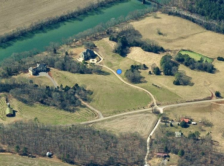 Eileen's Home Design Chestnut Hill Estate For Sale in Delano, TN For