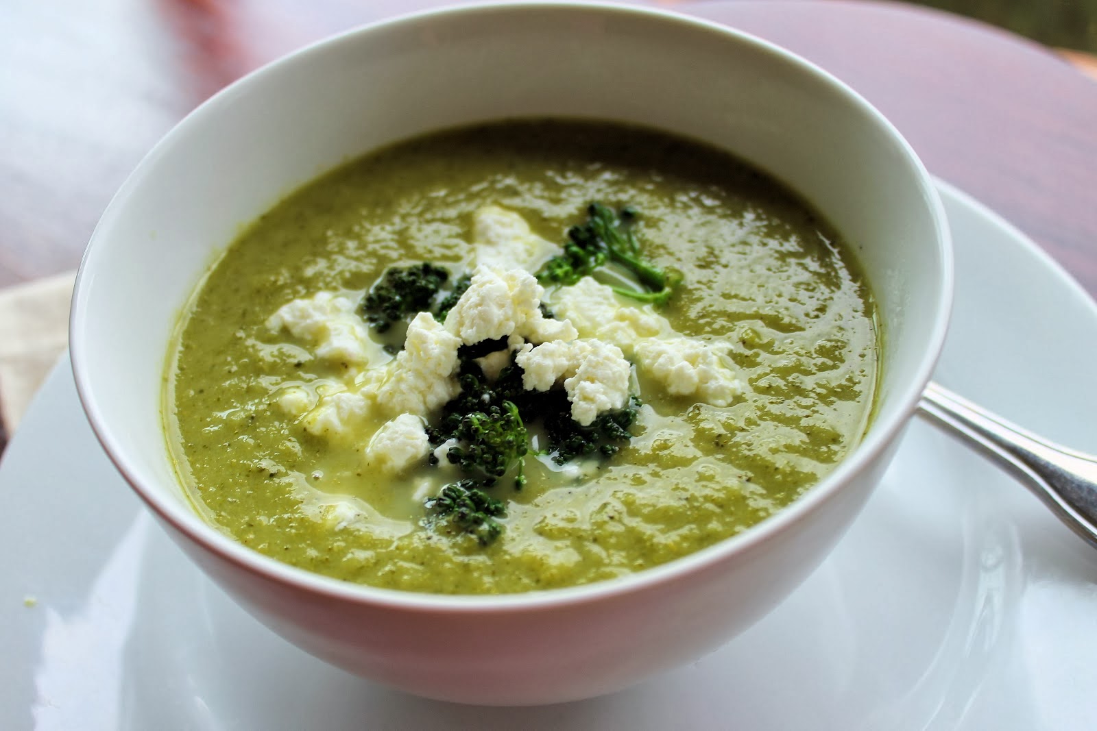 Crema De Brécol Con Queso Emmental