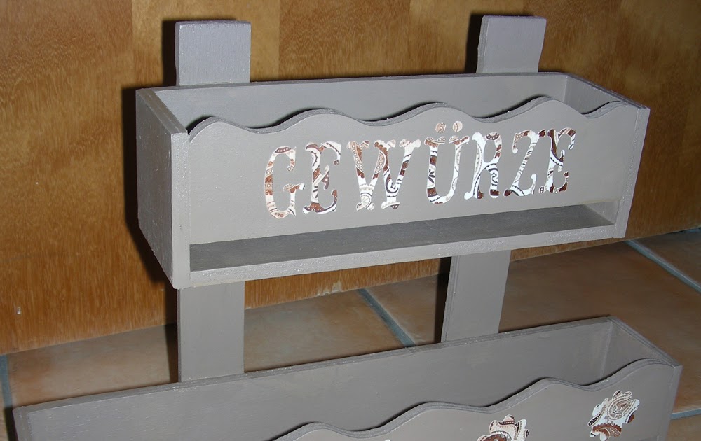 Verenas Kreativblog: Gewürzregal aus Holz