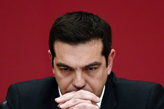 Τι λες τώρα! Καπνίζει ο Τσίπρας; Τι λες τώρα! Καπνίζει ο Τσίπρας;