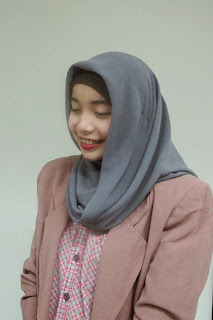 Gambar Cara Memakai Hijab Hana Dewi Sandra Langkah Ke 4 Tutorial Jilbab Lengkap Gambar Cara Memakai Hijab Hana Dewi Sandra Langkah Ke 4 Tutorial Jilbab Lengkap