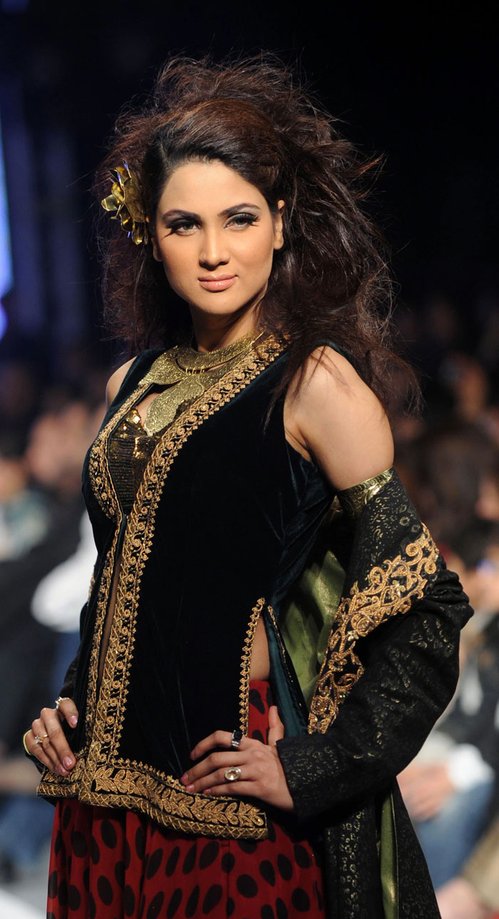 ... world latest Fashion: Pakistani fashion models latest hair styles