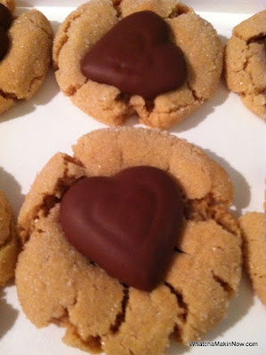 Peanut Butter Kiss Cookies from @whatchamakinnow #recipe #valentinesday