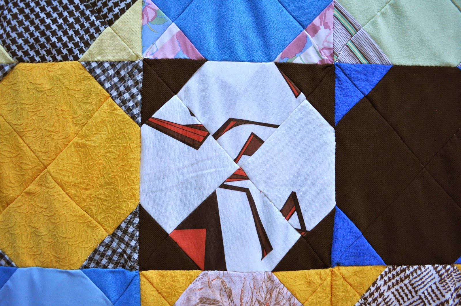 Wonkyworld reversible polyester double knit quilt