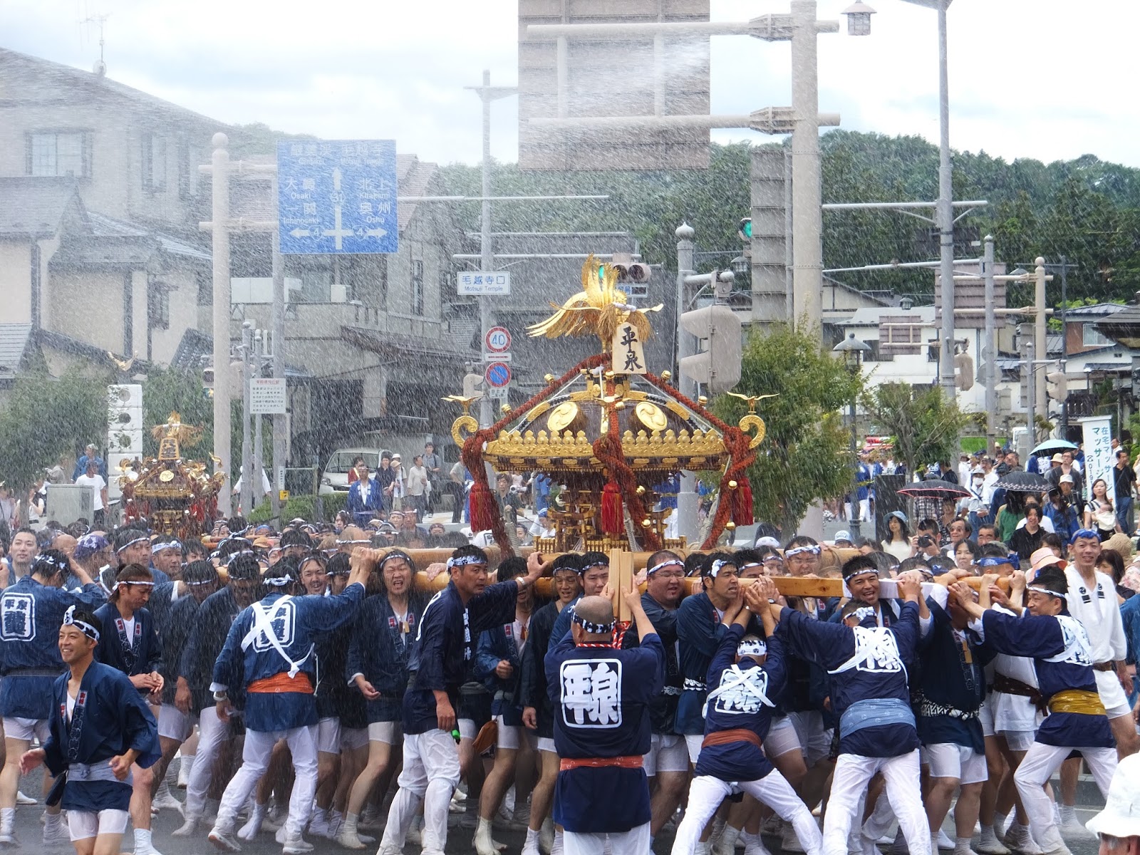 平泉観光協会公式ブログ 平泉ブログ ７月１９日 水かけ神輿渡御